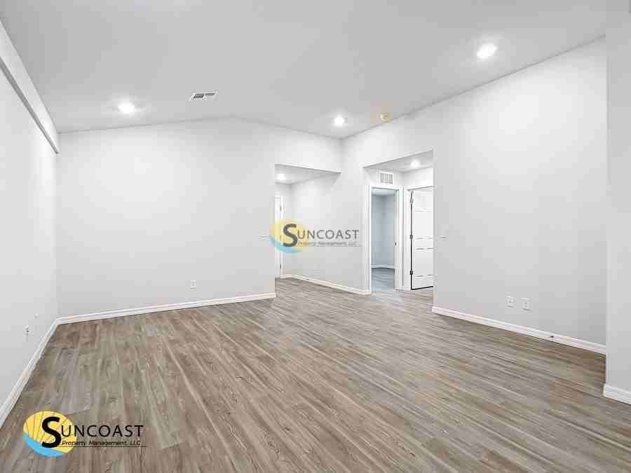 17140 Nixon Ave - Photo 7 of 13