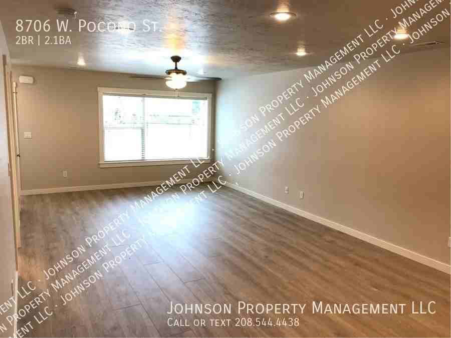 8706 W Pocono Ln - Photo 6 of 19