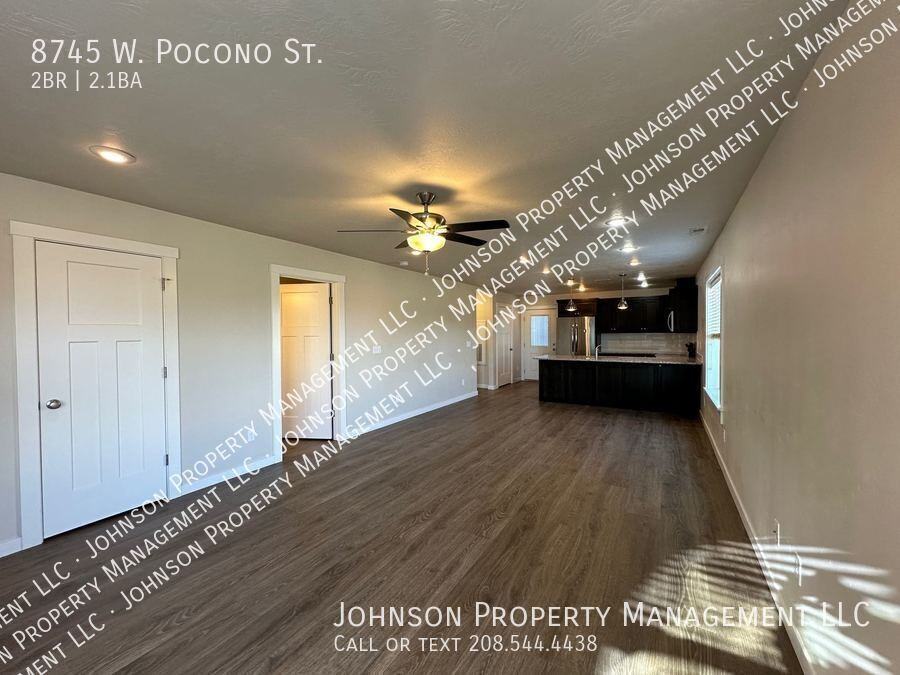 8745 W Pocono Ln - Photo 7 of 19