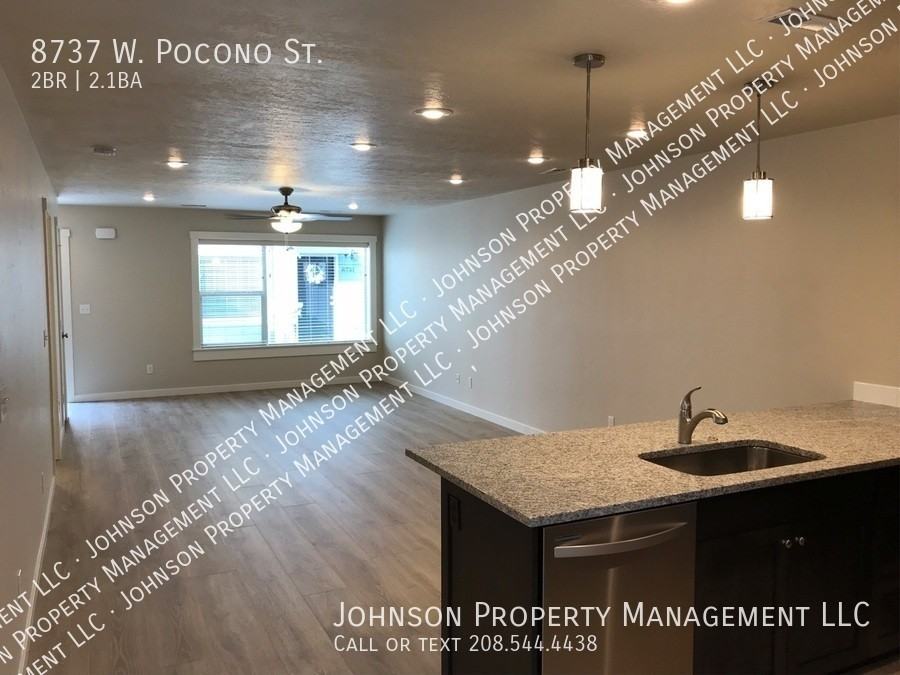 8737 W Pocono Ln - Photo 2 of 10