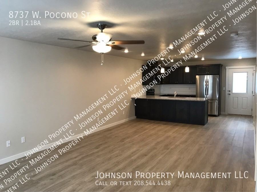 8737 W Pocono Ln - Photo 5 of 10