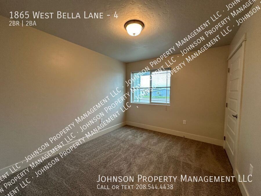 1865 W Bella Ln #4 - Photo 7 of 15