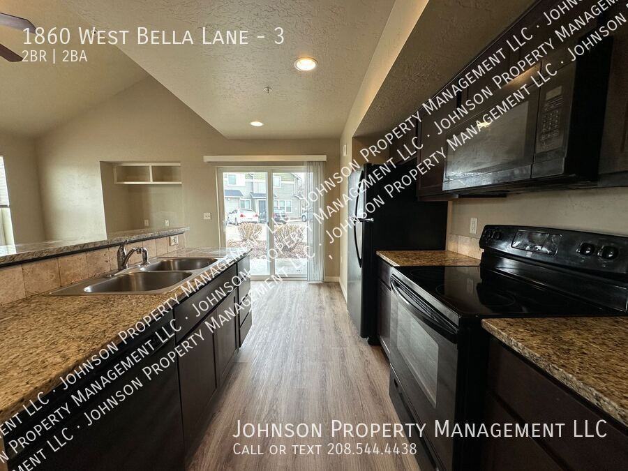 1860 W Bella Ln #3 - Photo 6 of 15