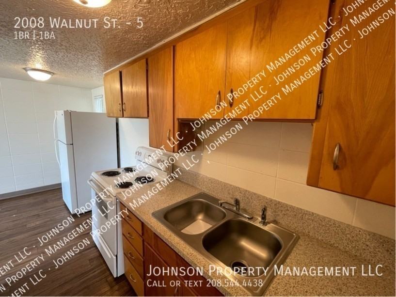 2008 Walnut St #5 - Photo 5 of 15