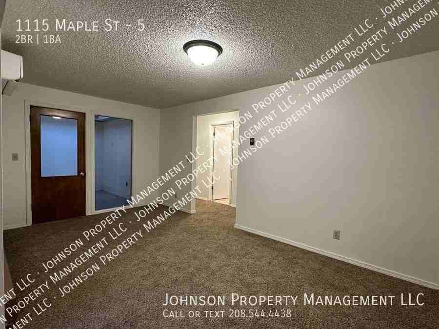 1115 Maple St #5 - Photo 5 of 12