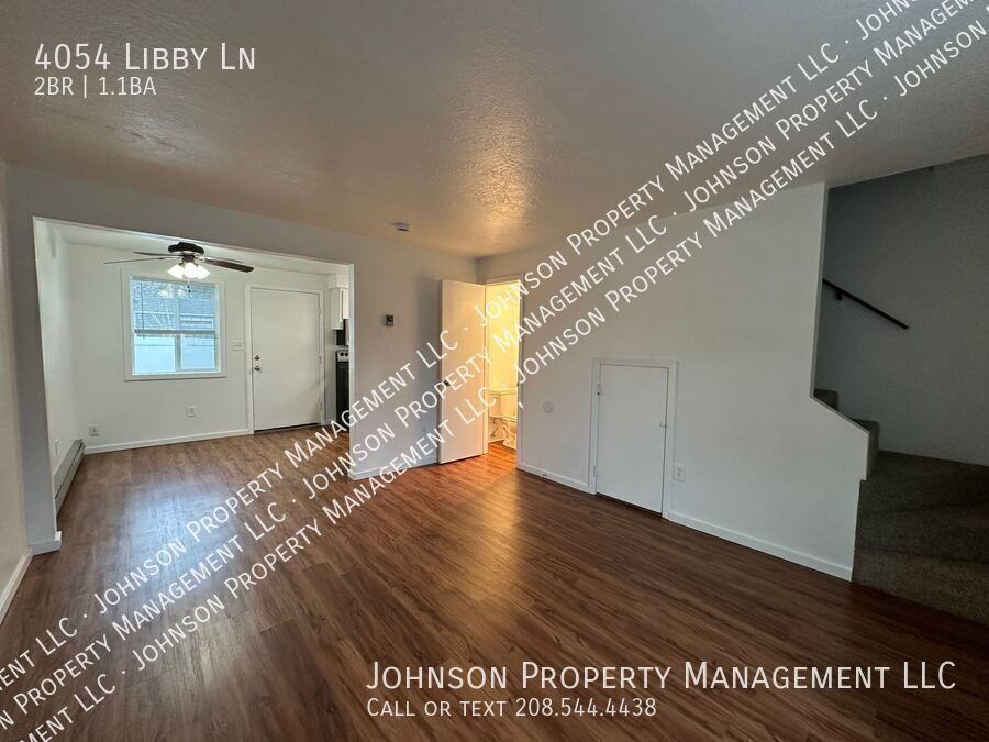 4054 W Libby Ln - Photo 5 of 17