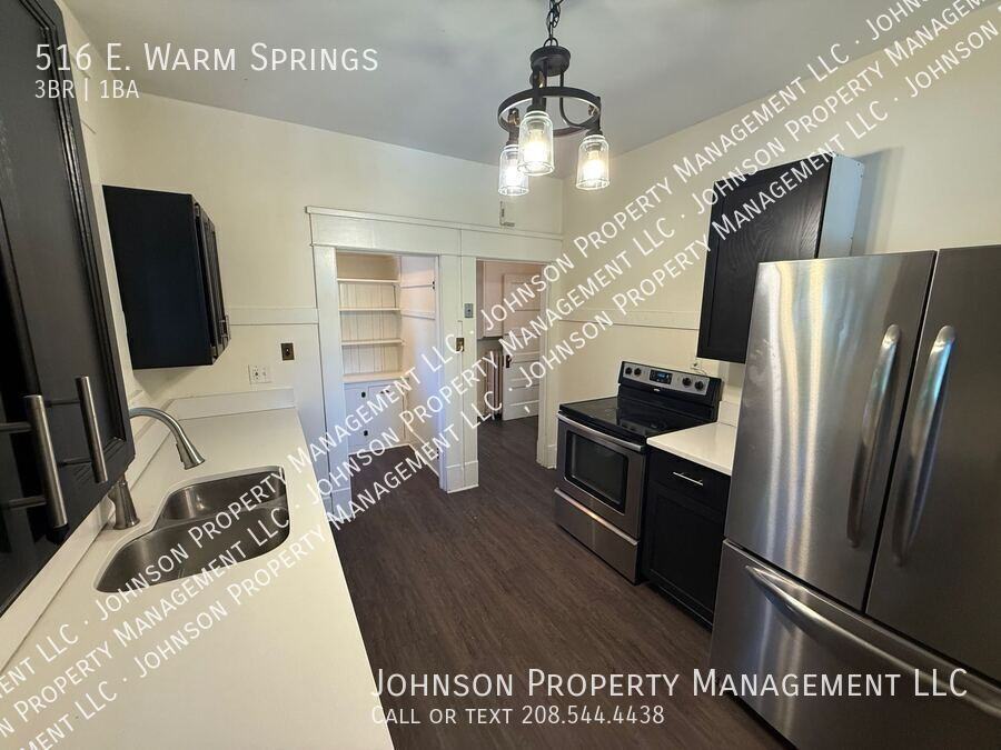 516 E Warm Springs Ave - Photo 2 of 15