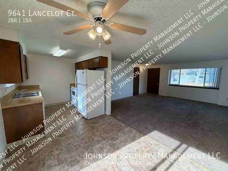 9641 W Lancelot Ct - Photo 4 of 13
