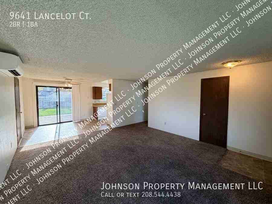 9641 W Lancelot Ct - Photo 7 of 13