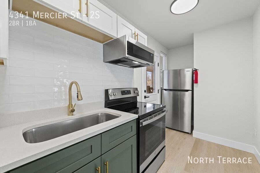 4341 Mercier St #2S - Photo 3 of 50