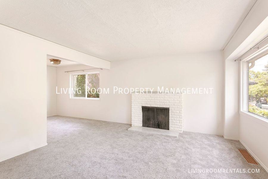 3740 Se Tibbetts St - Photo 5 of 20