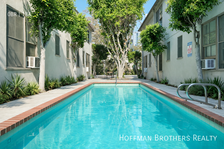 301 N Sycamore Ave #1 - Photo 5 of 6