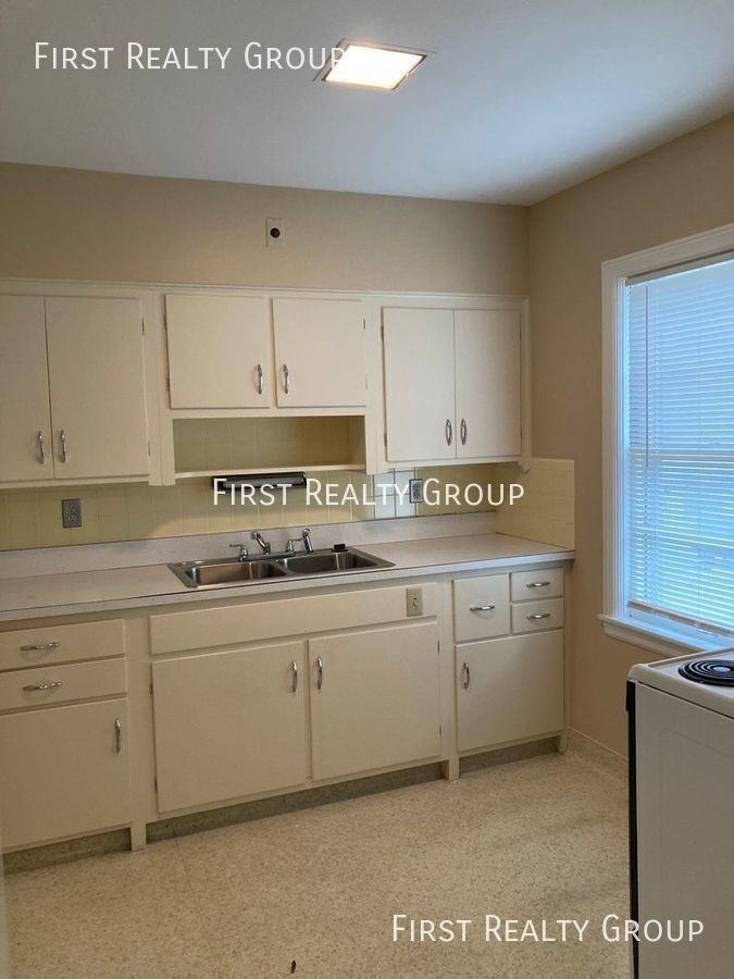 2901 Grand Ave #1 - Photo 5 of 9