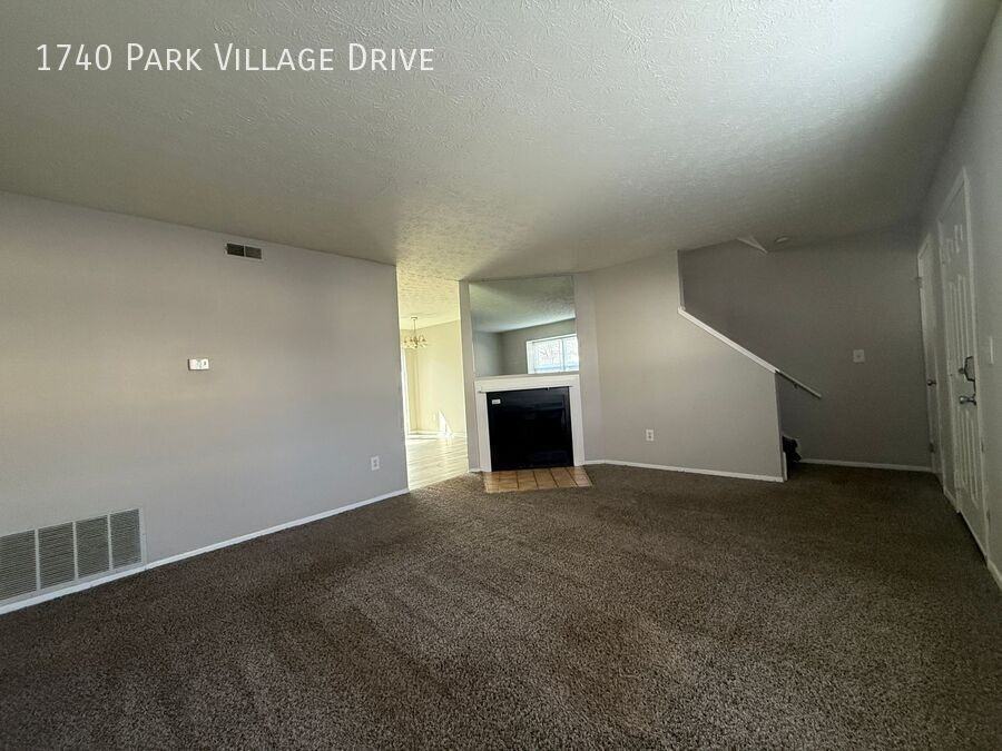 1740 Park Village Dr - Photo 4 of 27