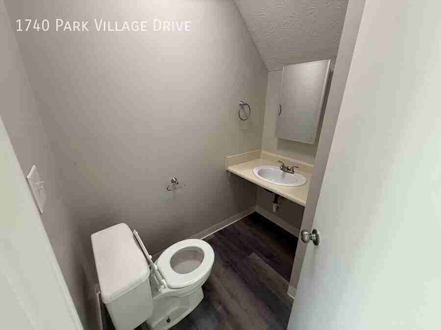 1740 Park Village Dr - Photo 7 of 27