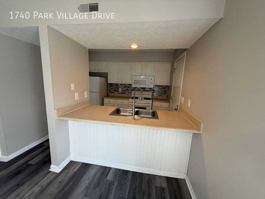 1740 Park Village Dr - Photo 7 of 27