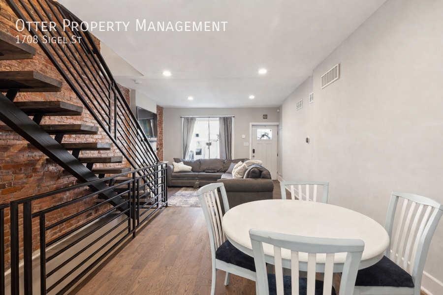 1708 Sigel St - Photo 4 of 26