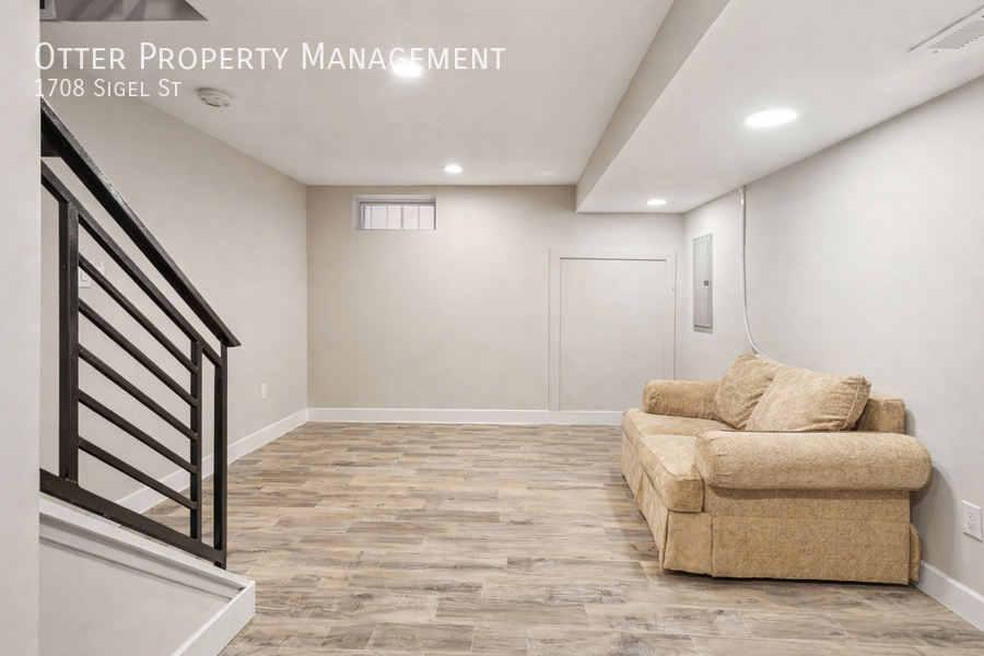 1708 Sigel St - Photo 5 of 26