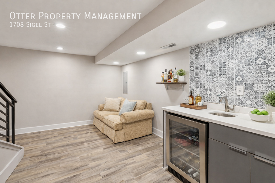 1708 Sigel St - Photo 7 of 26