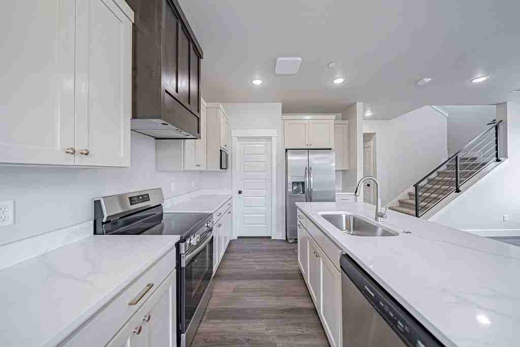 2966 Huntshire Ave #2966 - Photo 3 of 38