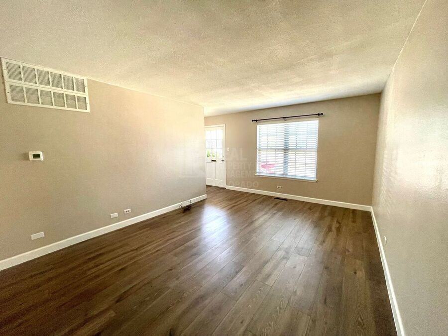 7110 S Gaylord St Apt J2 - Photo 2 of 14