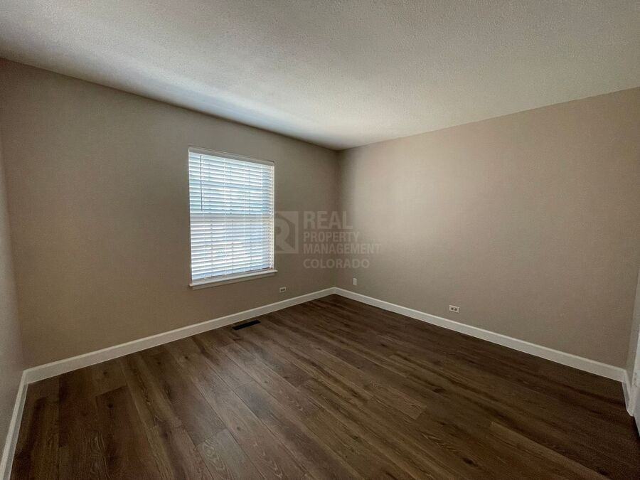 7110 S Gaylord St Apt J2 - Photo 7 of 14