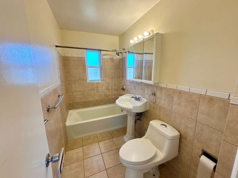 3271 Pontiac St - Photo 6 of 8