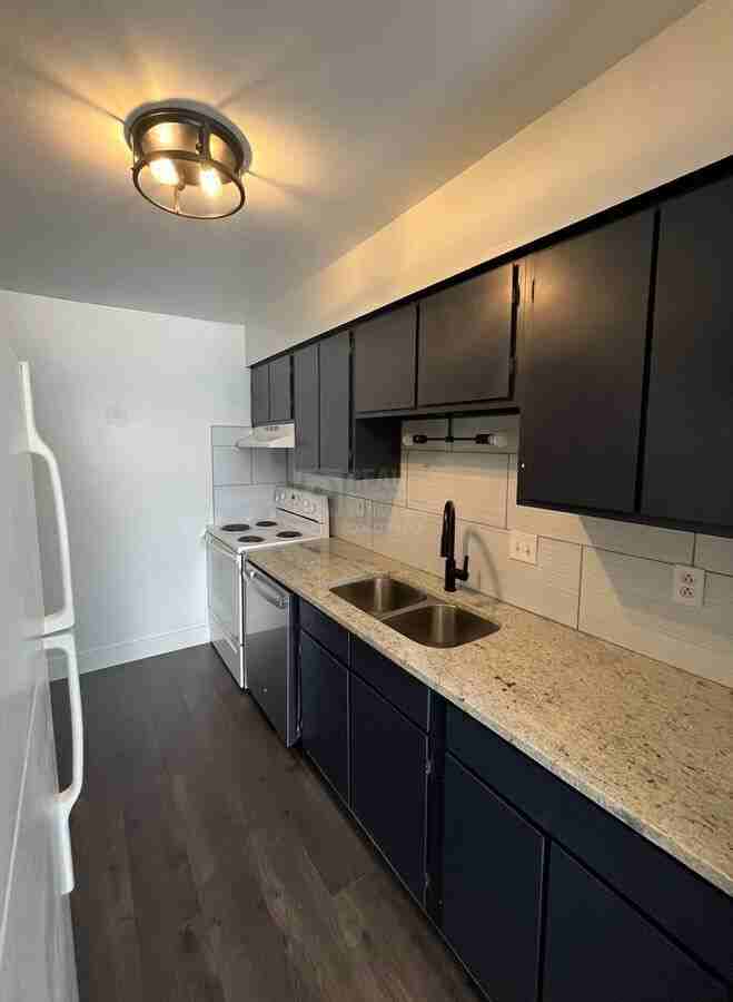 30 Emery Way #3 - Photo 2 of 11