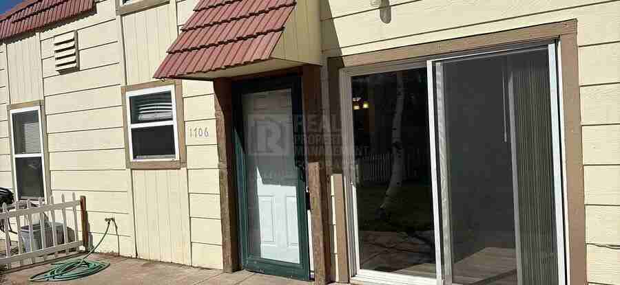 1706 E 17th St - Photo 2 of 19