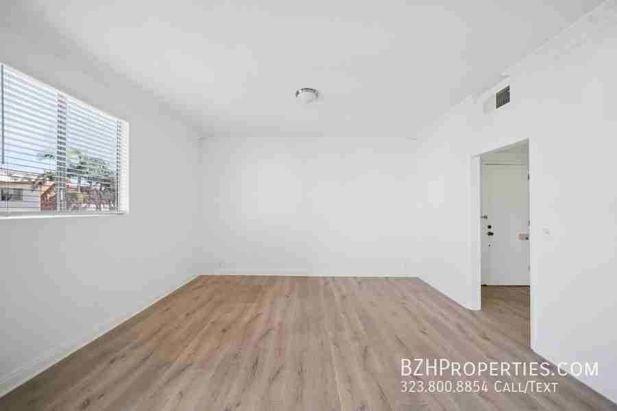 333 S Elm Dr #204 - Photo 3 of 30