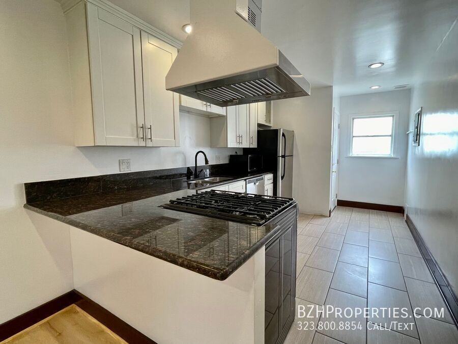 7946 Fountain Ave - Photo 6 of 40