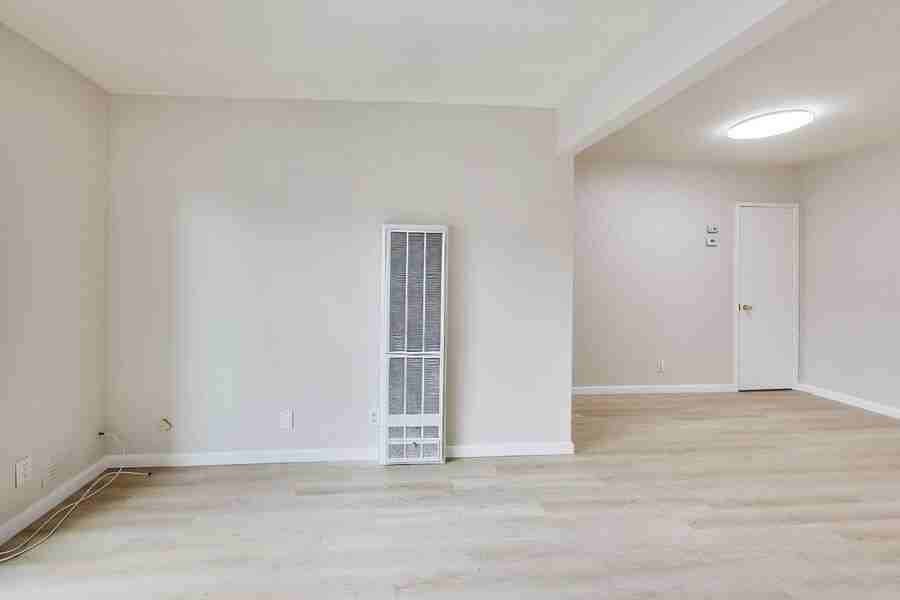 450 Alcatraz Ave #12 - Photo 2 of 20