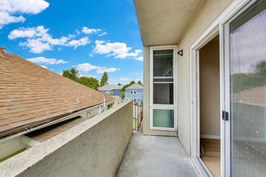 450 Alcatraz Ave #12 - Photo 3 of 20