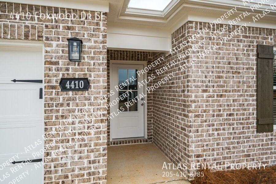 4410 Foxwood Dr Se - Photo 2 of 16