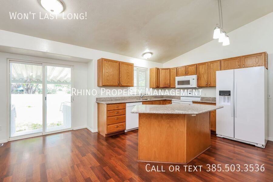 7708 S Swordsman Cv - Photo 3 of 29