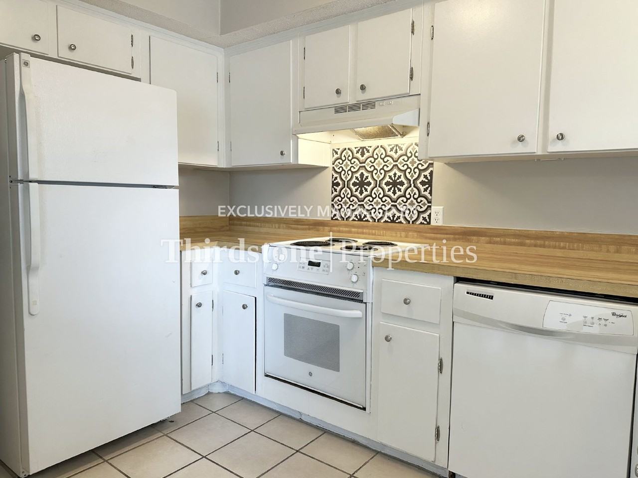 4390 Herschel St #3 - Photo 4 of 30