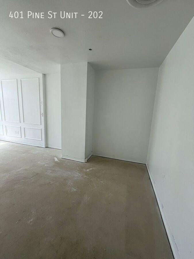 401 Pine St #202 - Photo 3 of 4