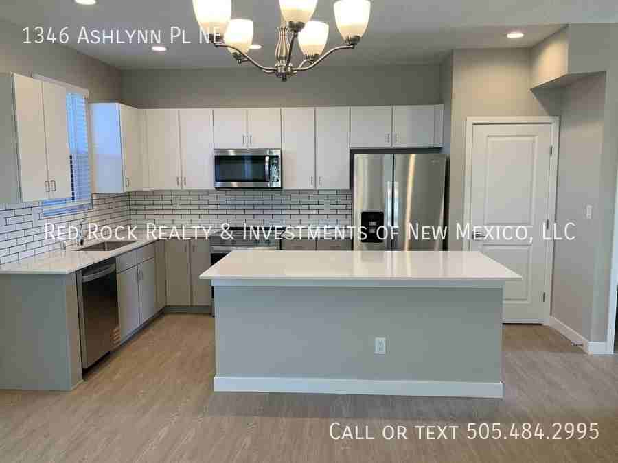 1346 Ashlynn Pl Ne - Photo 5 of 20