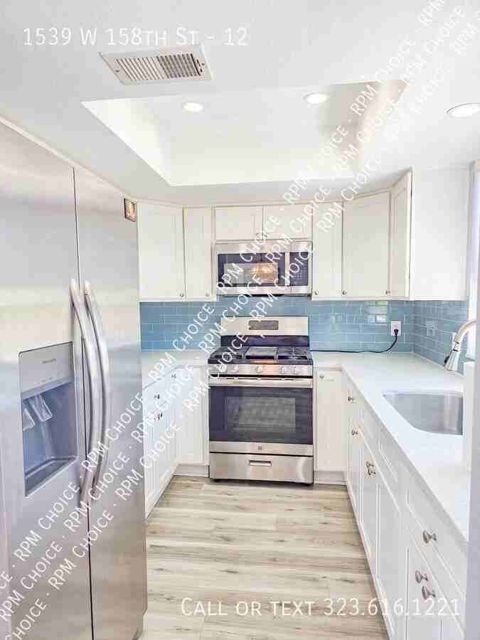 1539 W 158th St #12 - Photo 4 of 34