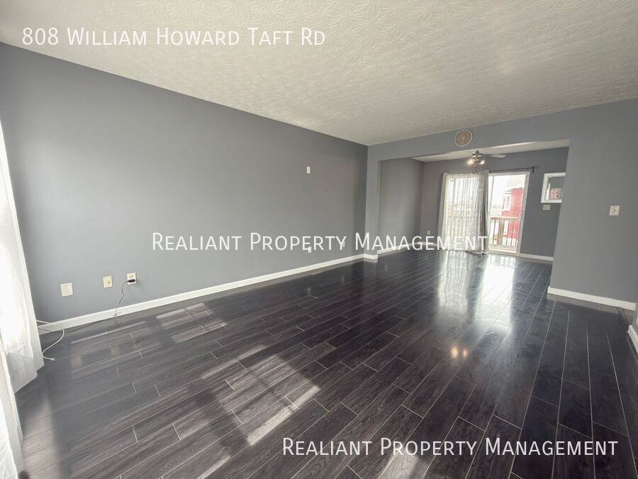 808 William Howard Taft Rd - Photo 2 of 24