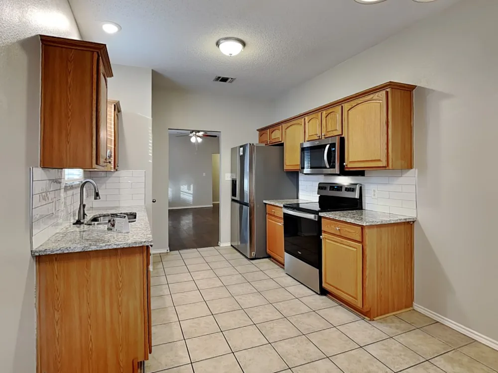 3933 Overlake Dr #NA - Photo 3 of 11