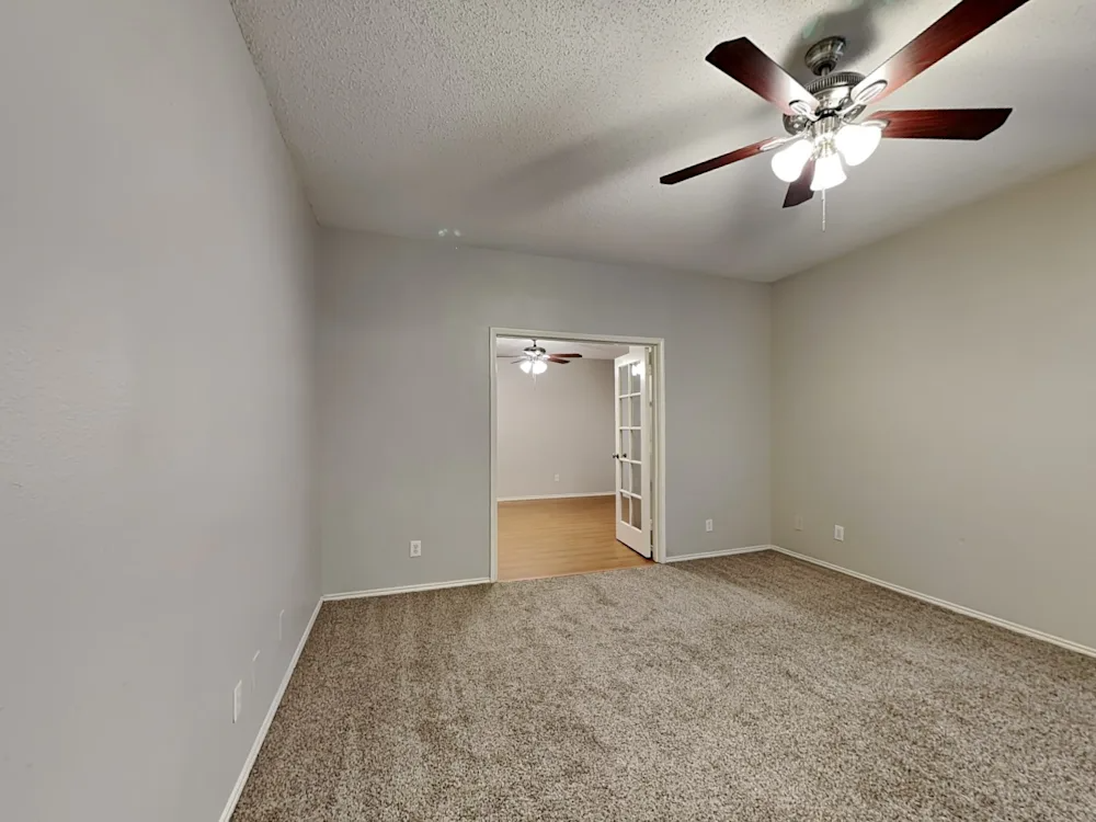 3933 Overlake Dr #NA - Photo 6 of 11