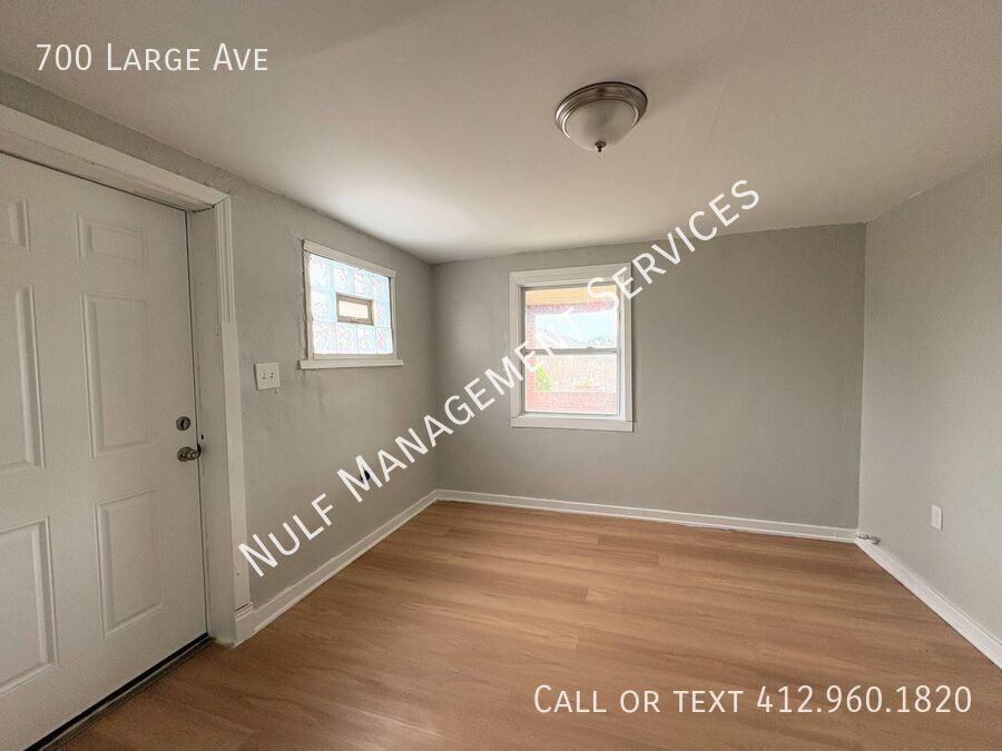 700 Large Ave - Photo 2 of 8