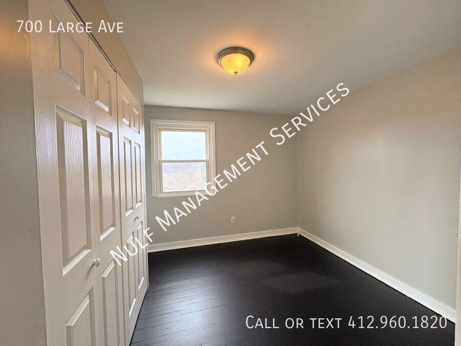 700 Large Ave - Photo 4 of 8