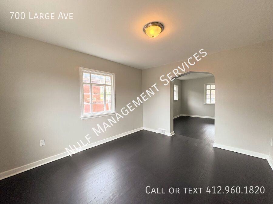 700 Large Ave - Photo 5 of 8