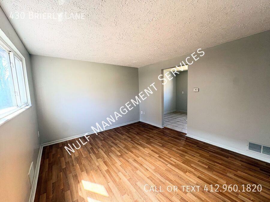 430 Brierly Ln - Photo 3 of 6