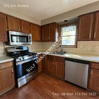 featured image of 121 4th Ave