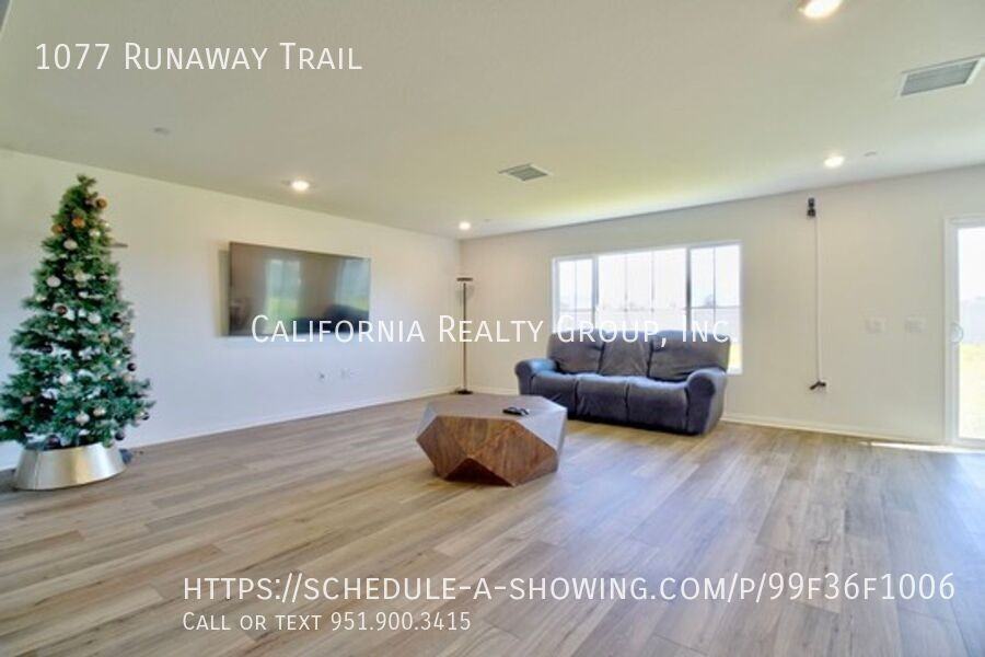 1077 Runaway Trl - Photo 7 of 34