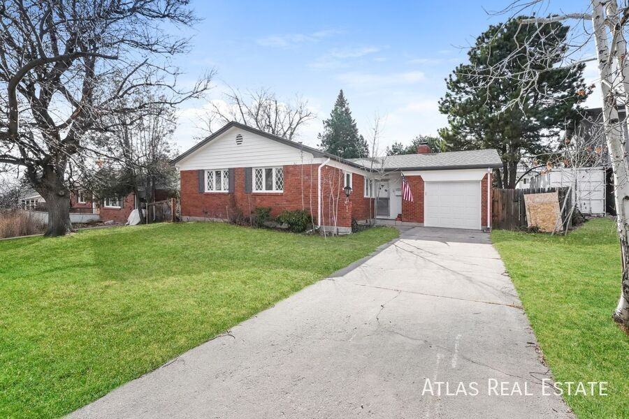 2226 Afton Way - Photo 2 of 19