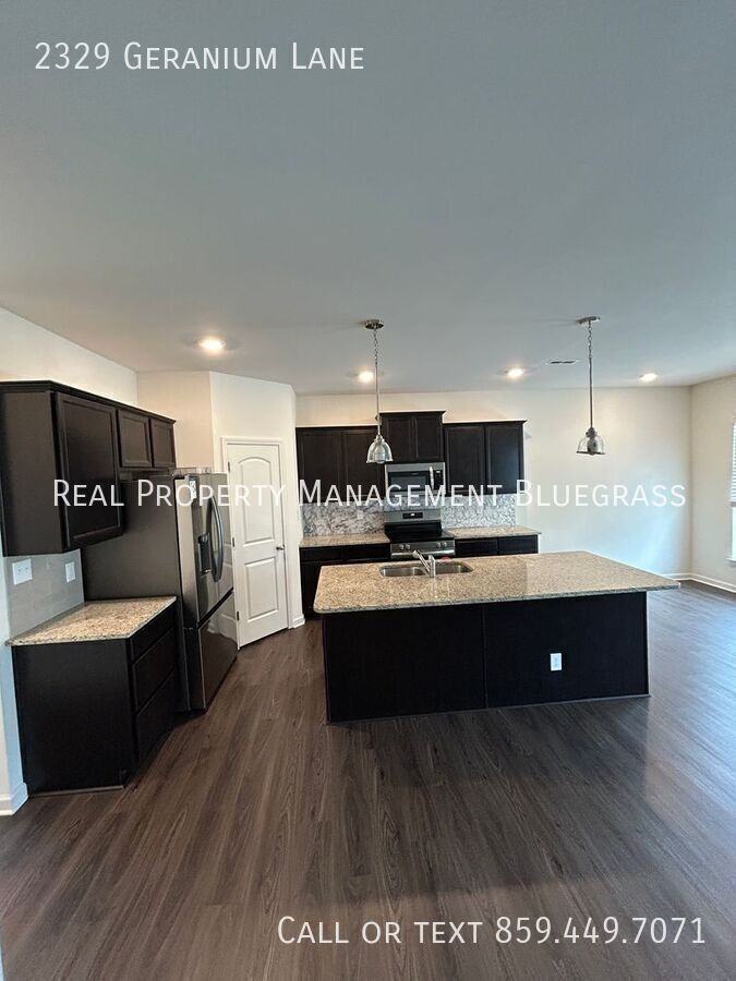 2329 Geranium Ln - Photo 4 of 27